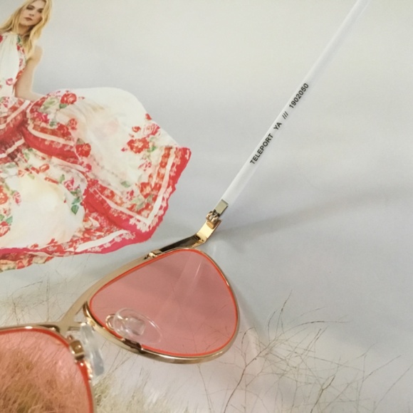 Le Specs Sunglasses and Case: NWOT! Rose Colored Lenses; White Arms - Picture 10 of 10